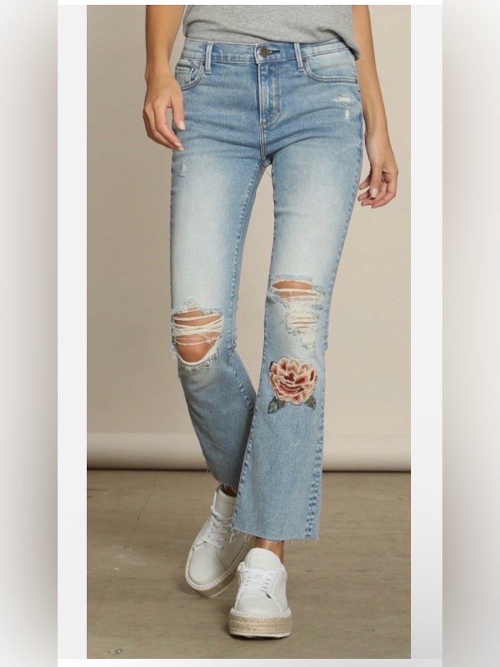 Driftwood Roxi Embroidered Floral Distressed Cropped Flare Jeans Size 31